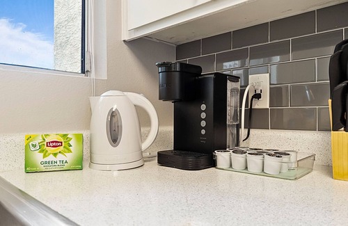 Mesa Apartment | 1BR - Gym - Pool - Great For Mid/Long Stays