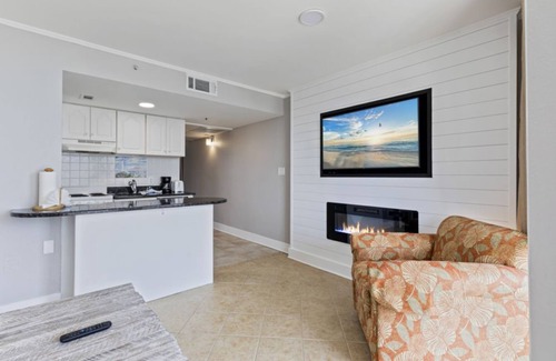 Myrtle Beach Condo | 1BR Meridian Plaza Condo | Ocean View π Pool π