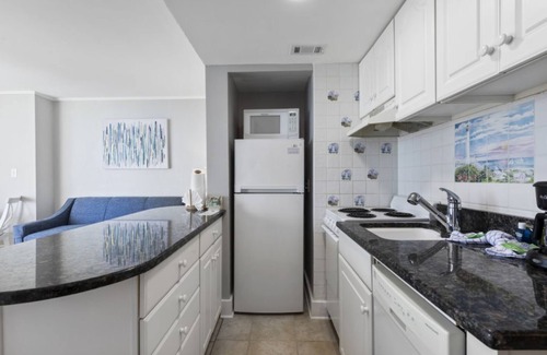 Myrtle Beach Condo | 1BR Meridian Plaza Condo | Ocean View π Pool π