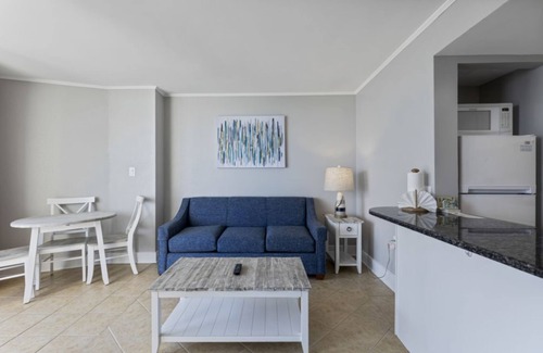Myrtle Beach Condo | 1BR Meridian Plaza Condo | Ocean View π Pool π