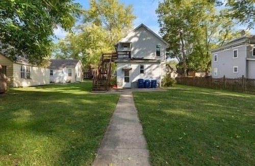 DeKalb Apartment | 1BR+Office Apt Near NIU & Dekalb Data Center