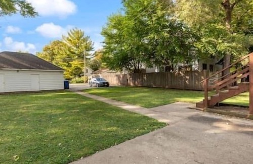 DeKalb Apartment | 1BR+Office Apt Near NIU & Dekalb Data Center