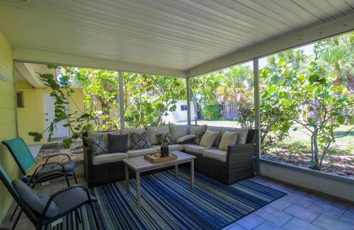 Golden Beach House | 1BR Venice home with private beach access - Golden Beach Haven
