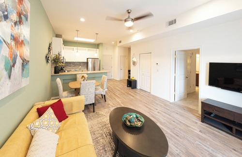 Katy Condo | 1i~ Charming Gated Condo in Fabulous Katy, TX