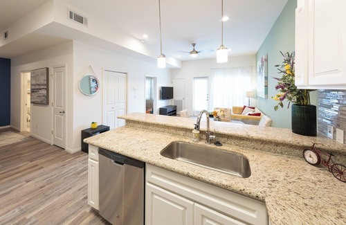 Katy Condo | 1i~ Charming Gated Condo in Fabulous Katy, TX