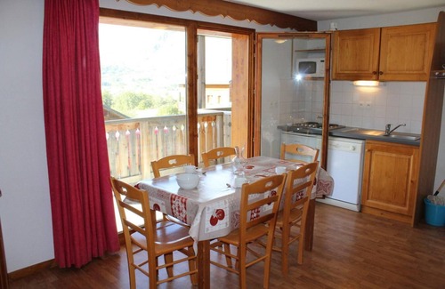 La Joue du Loup Apartment | 1st floor, view mountain, balcony, tv, ski locker, 32m², La Joue du Loup
