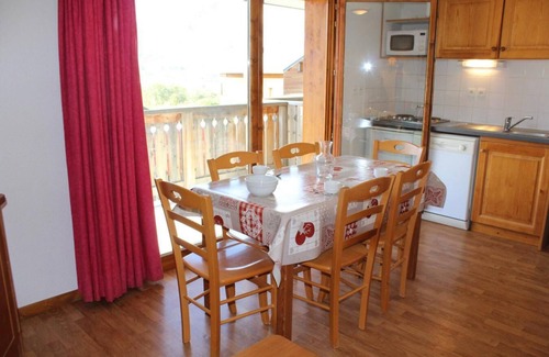 La Joue du Loup Apartment | 1st floor, view mountain, balcony, tv, ski locker, 32m², La Joue du Loup
