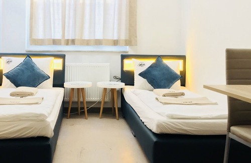 Guenzburg Hotel | 1st Motel, Hostel & Monteurhotel