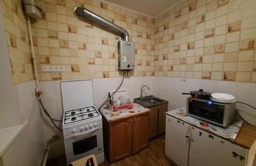 Sukhinovka Apartment | 2 кімнатна Квартира подобово у центрі Полтави біля ЦУМу з власною закритою парковкою Документи для відрядження Мережа квартир