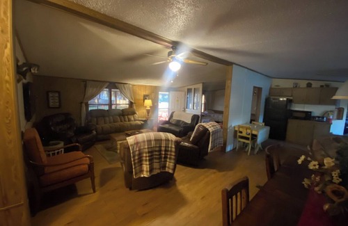 Georgetown House | 2,000 sq ft 3bedroom with WiFi, AC, large screen porch overlooking Lake George.