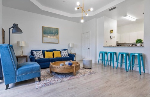 Flagami Condo | 2/2 1/2 Miami 10 Mins to Miami Airport 423