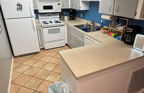 McGregor Condo | 2 Bed 2 Bath Condo Near Beaches in Charming Fort Myers with Pool, WiFi, AC, TV