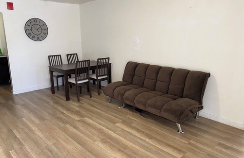 Green River Apartment | 2-bed 2-bath family friendly apt in lovely Green River will sleep 7.