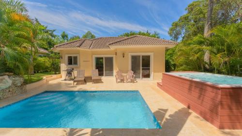 Urbanizacion Tavarez Villa | 2 Bed 2 Bath Villa with Jacuzzi, High Speed Wi-Fi