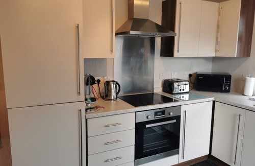 Bridlington House | 2 Bed Cabin - Sleeps 4 - Pets - 5 min to Beach