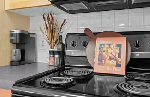 Connaught Apartment | 2 Bed | DT Core | Mins to Stampede