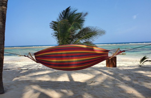 Diani Beach House | 2 Bed House - Sleeps 3 - Pool - Parking - Wifi