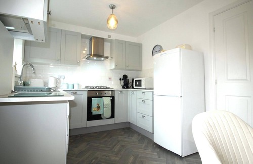 Ashington House | 2 Bed House - Large Garden - Pet Friendly