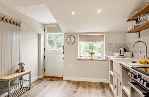 Barnstaple House | 2 Bed in Barnstaple 5mls N 93025