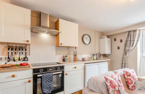 Cosheston Apartment | 2 Bed in Cosheston FB060