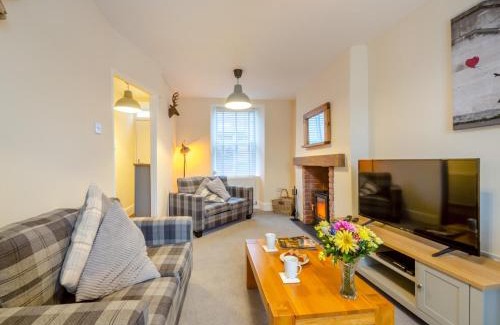 Penrhyndeudraeth House | 2 Bed in Porthmadog 93835