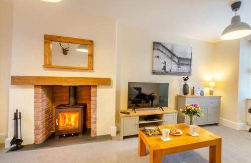 Penrhyndeudraeth House | 2 Bed in Porthmadog 93835