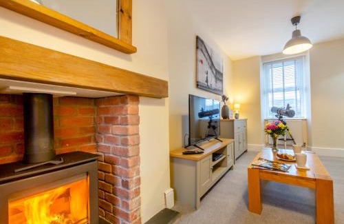 Penrhyndeudraeth House | 2 Bed in Porthmadog 93835