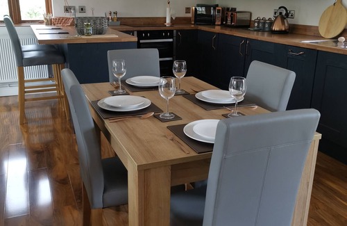 Gilwern Cottage | 2 bedroom New Cottage with 360 mountain views