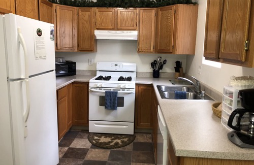 Ridgeway Apartment | 2 bedroom, 1 bath, quiet lodge close to town with forest views!