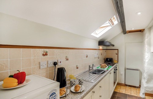 Garn Fadryn Cottage | 2 bedroom accommodation in Rhiw, near Aberdaron