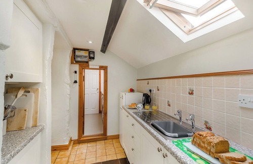 Garn Fadryn Cottage | 2 bedroom accommodation in Rhiw, near Aberdaron