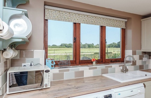 Watersfield Cottage | 2 bedroom accommodation in Bury Gate, near Pulborough