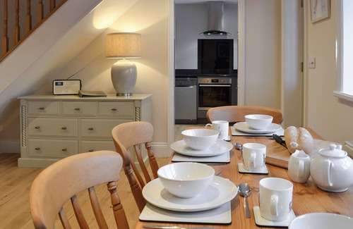 Folkton Cottage | 2 bedroom accommodation in Flixton, near Filey