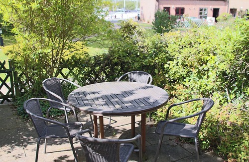 Whippingham Cottage | 2 bedroom accommodation in Island Harbour, near Newport