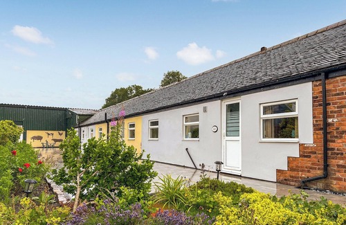 Forsbrook Cottage | 2 bedroom accommodation in Dilhorne, near Cheadle