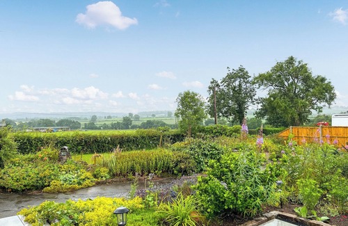 Forsbrook Cottage | 2 bedroom accommodation in Dilhorne, near Cheadle