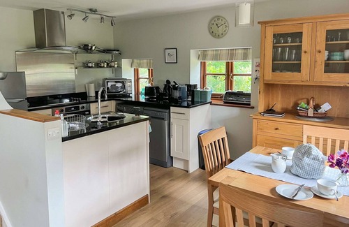 Thakeham Cottage | 2 bedroom accommodation in Goose Green, Pulborough