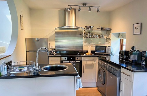 Thakeham Cottage | 2 bedroom accommodation in Goose Green, Pulborough