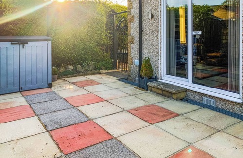 Sutton Cottage | 2 bedroom accommodation in Sutton-In-Craven, near Skipton