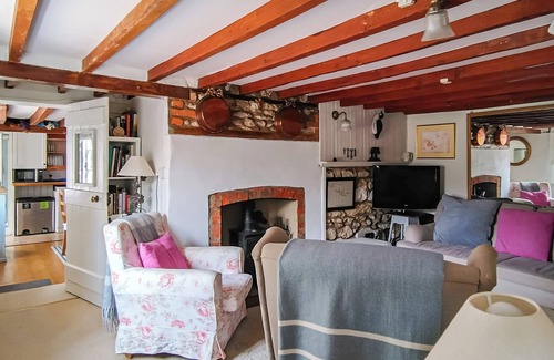 Yarmouth Cottage | 2 bedroom accommodation in Wellow, near Yarmouth