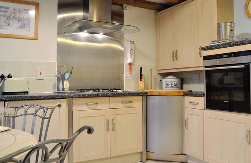 Llanrhidian Higher Cottage | 2 bedroom accommodation in Three Crosses, Gower, Swansea