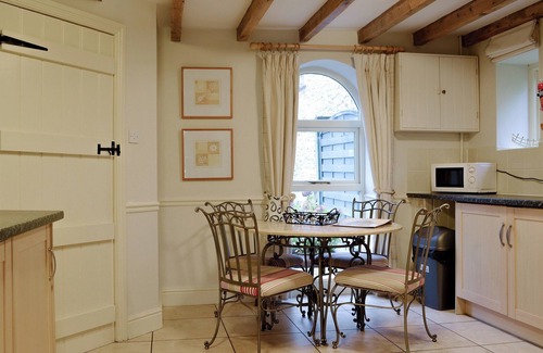 Llanrhidian Higher Cottage | 2 bedroom accommodation in Three Crosses, Gower, Swansea