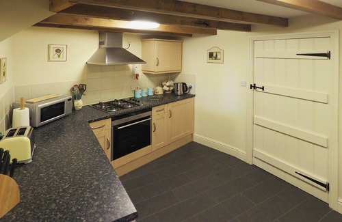 Llanrhidian Higher Cottage | 2 bedroom accommodation in Three Crosses, Gower, Swansea