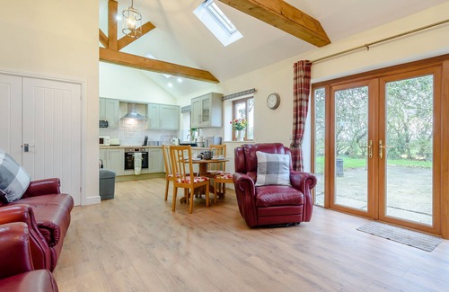 Great Hatfield Cottage | 2 bedroom accommodation in Great Hatfield, near Hornsea
