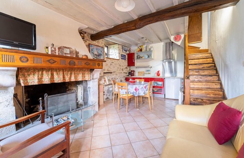 Razecueille House | 2 bedroom amazing home in Razecueillé