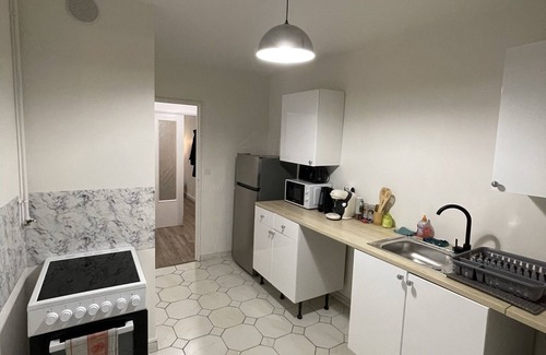 Cenon Apartment | 2 Bedroom Apartment in Cenon