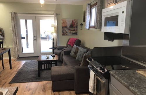 Kitchener Apartment | 2 Bedroom Apartment With Pool East Side