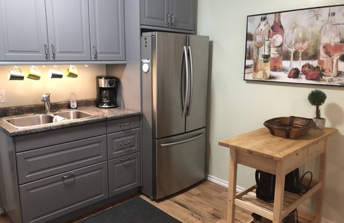 Kitchener Apartment | 2 Bedroom Apartment With Pool East Side