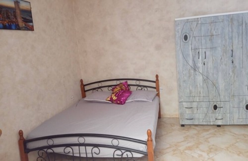 Batna Apartment | 2 bedroom apartment with a living room . Space for up to ten people.