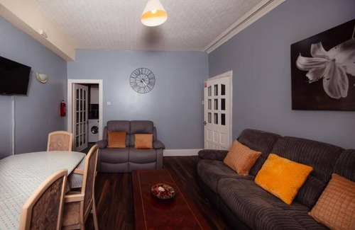 West End Apartment | 2 bedroom City Centre flat